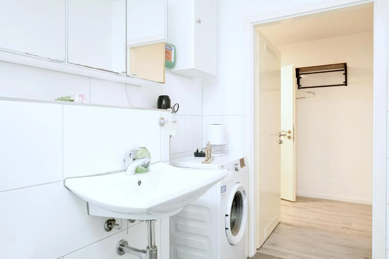 Appartement Blue Chili 31 - Stadtwohnung Fuer 7 - Modern Zentral Karlshorst Wlan Berlin